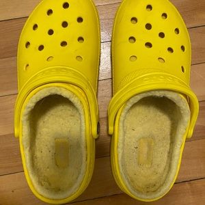 Size 9 women’s furry crocs